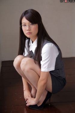 免费播放男人添女人下边